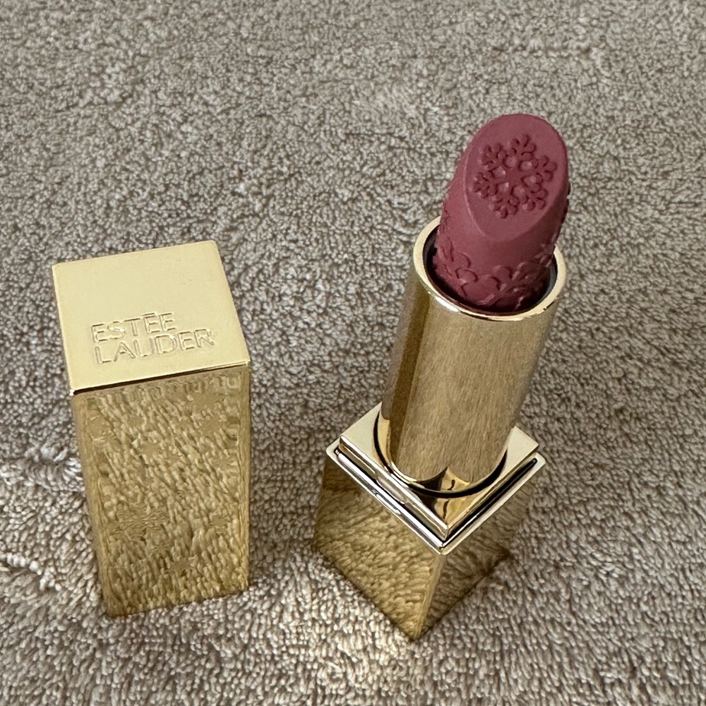 NEW! Estée Lauder Pure Color Creme Lipstick- Intense Nude